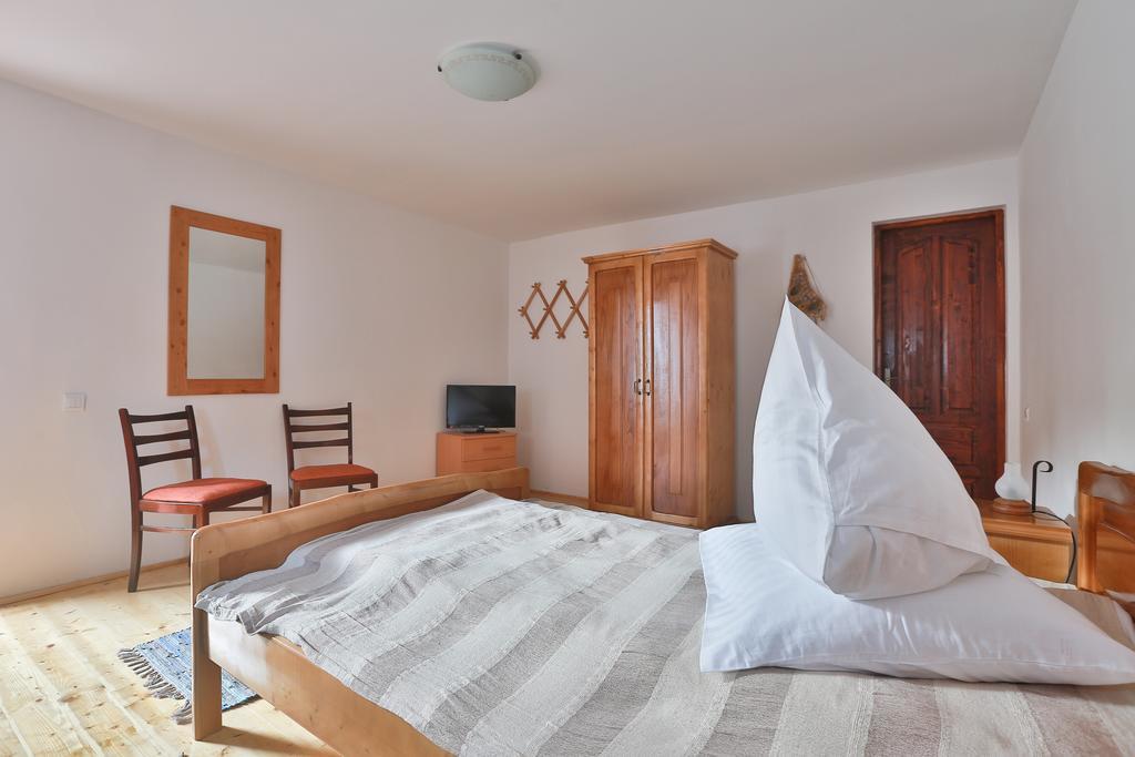 Pensiunea Casa Canda Salasu de Sus Rum bild